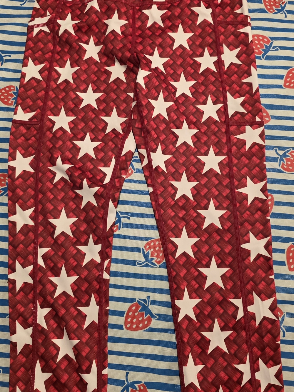 Constantly Varied Gear Red Star-Print Capris